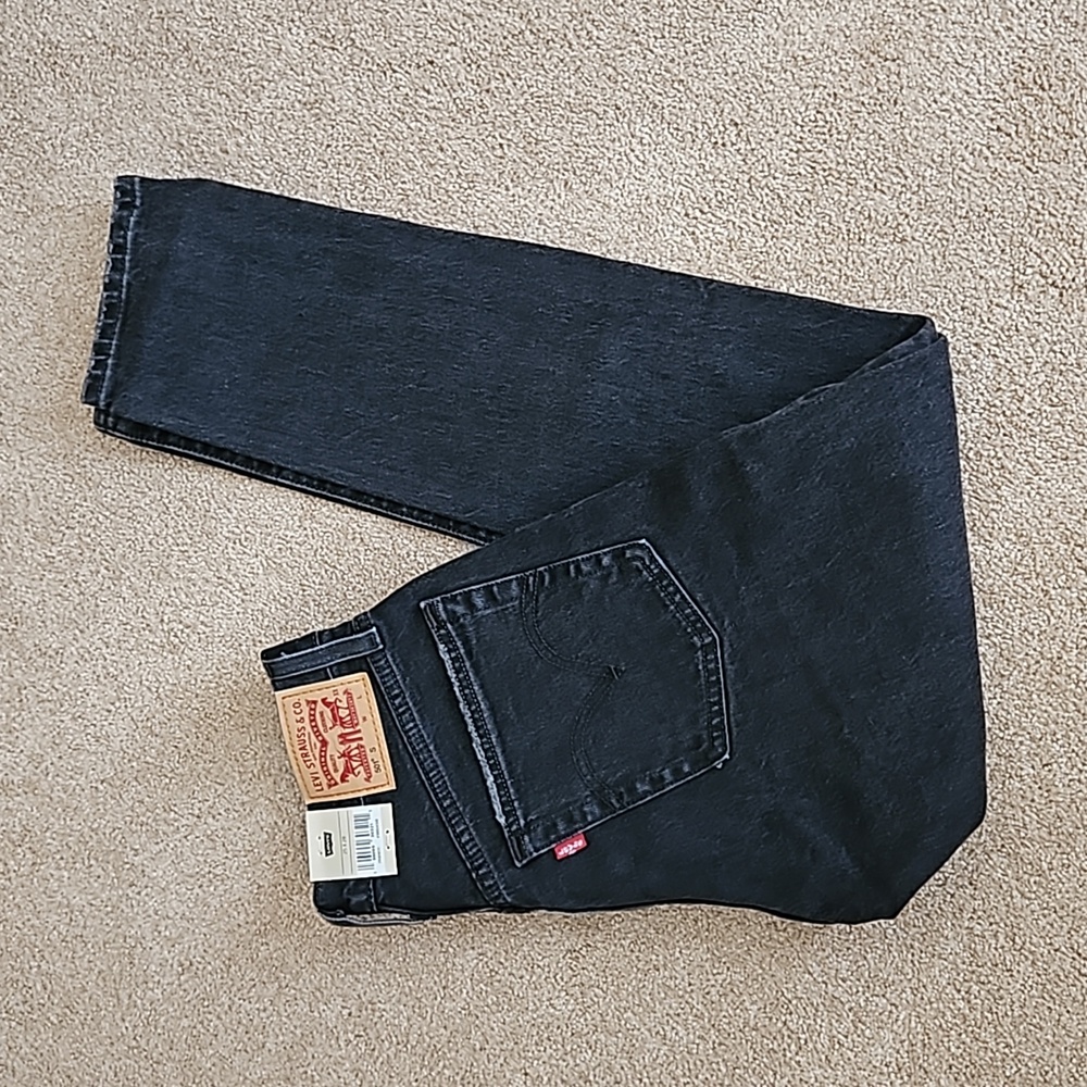 Women's BNWT Levi's 501